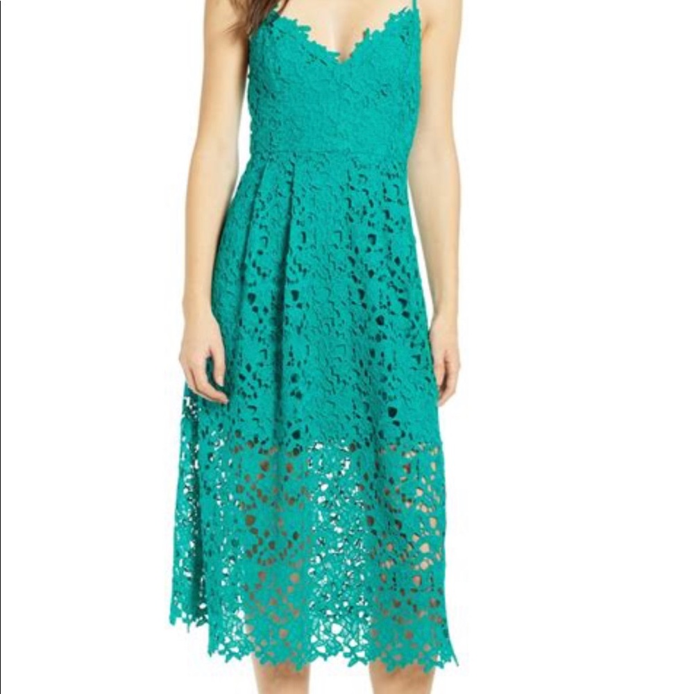 ASTR THE LABEL Lace Midi-Length Dress